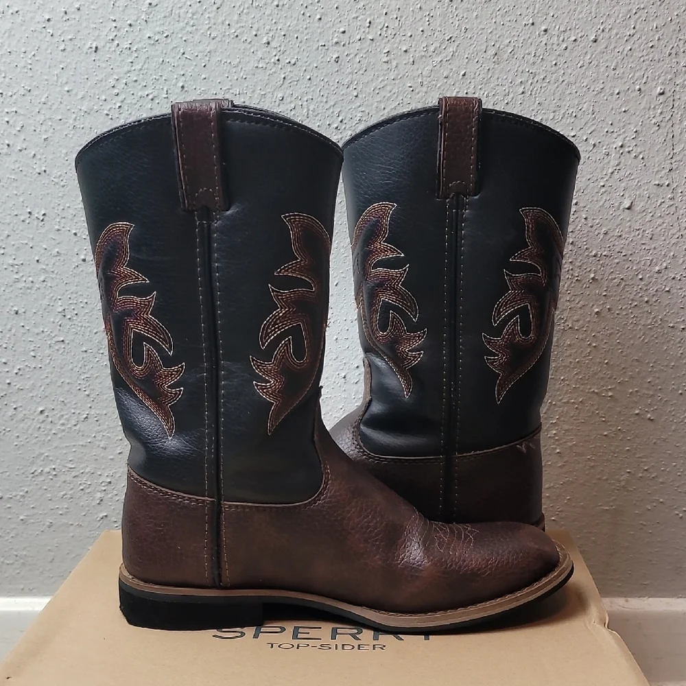 Boys Austin Black and Brown Western Boots Size 13y